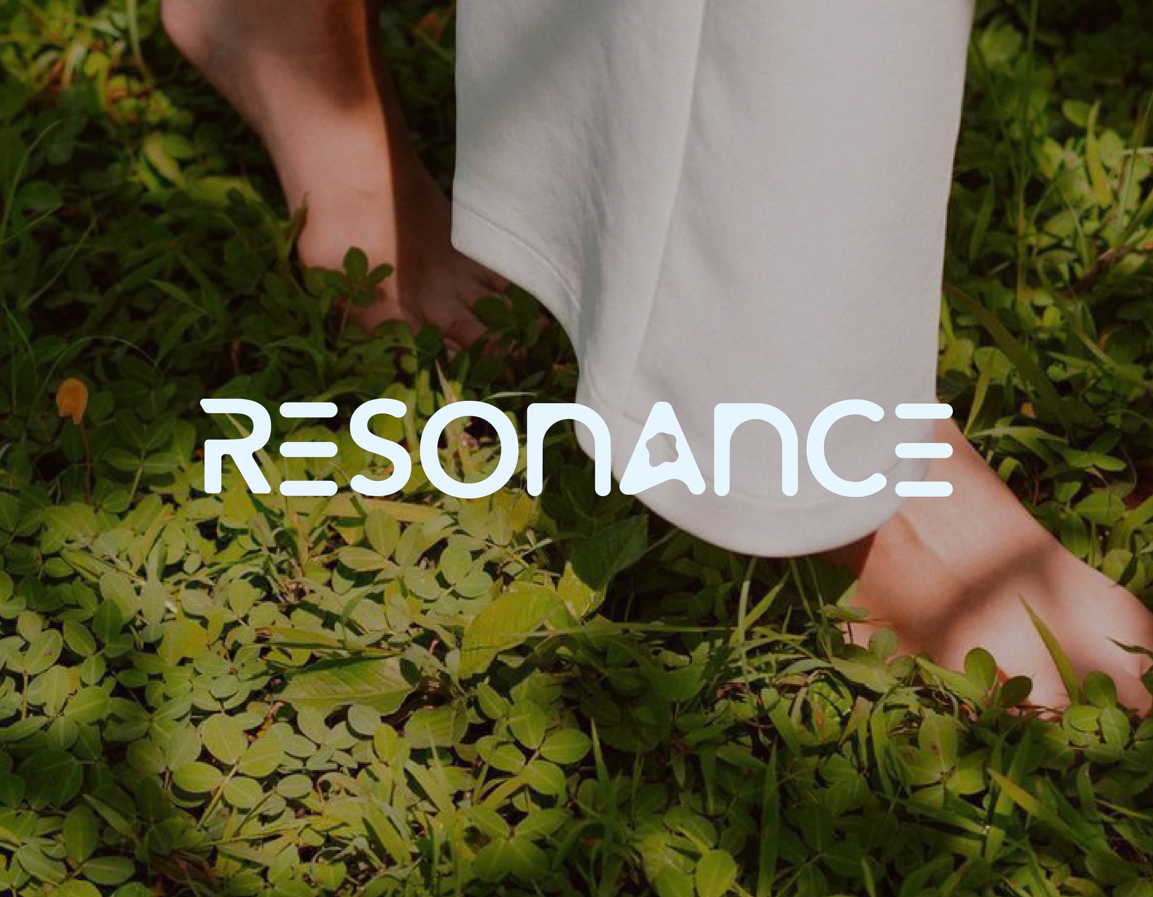 Resonance · 共振架構 · spread 11